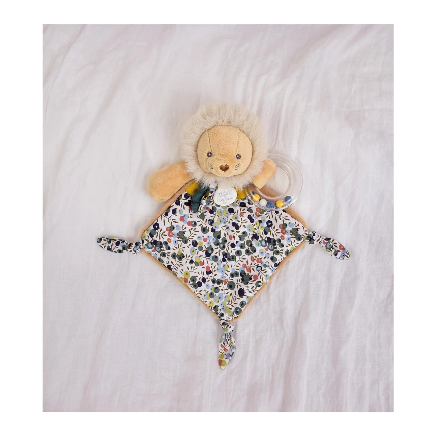 PELUCHE LION AVEC HOCHET, 22 CM