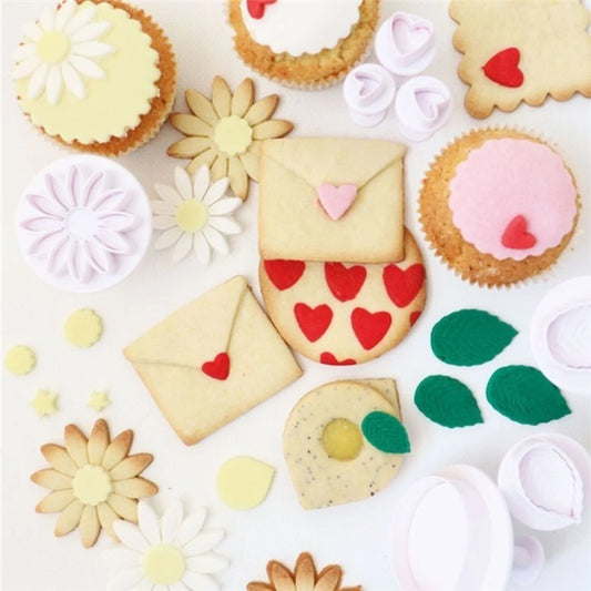 SCRAPCOOKING - SET DI 27 TAGLIA-PASTA PER FONDENTE, FLORA - F/D/I/ML