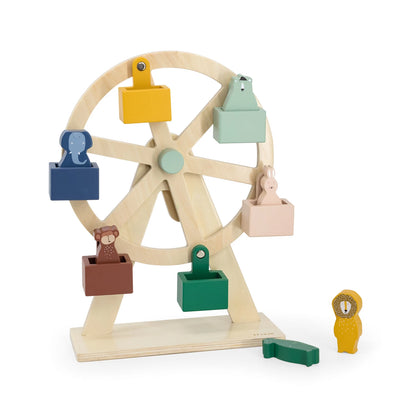 RIESENRAD AUS HOLZ