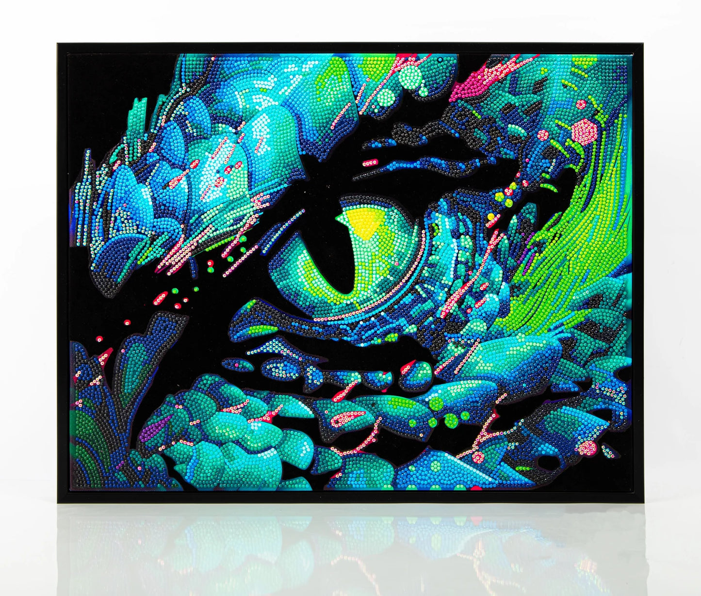 PITTURA A DIAMANTE CON OCCHIO DI DRAGO AL NEON