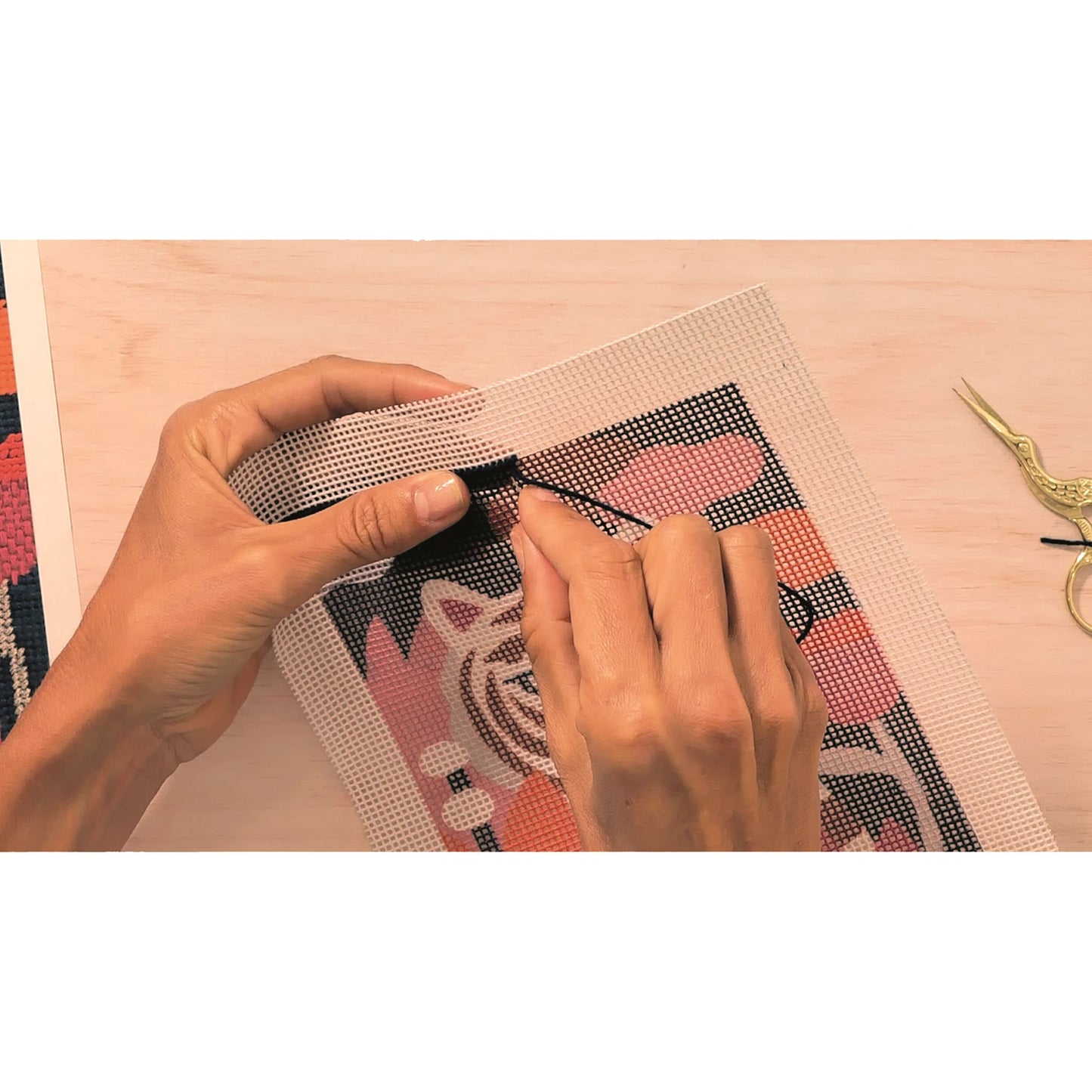 ATELIER 64, STICKEREI AUF LEINWAND
