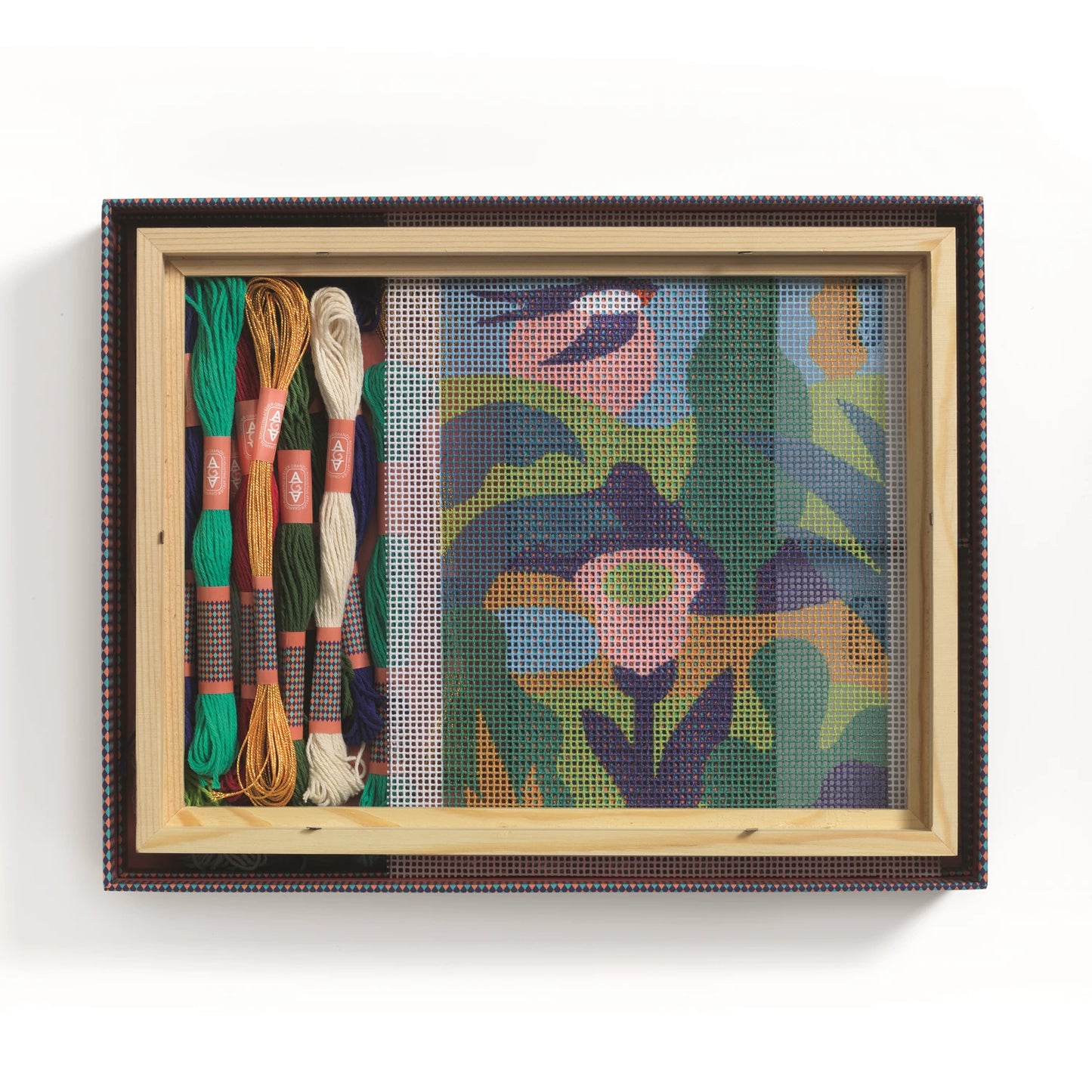 ATELIER 65, STICKEREI AUF LEINWAND