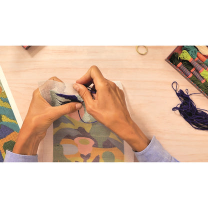 ATELIER 65, STICKEREI AUF LEINWAND