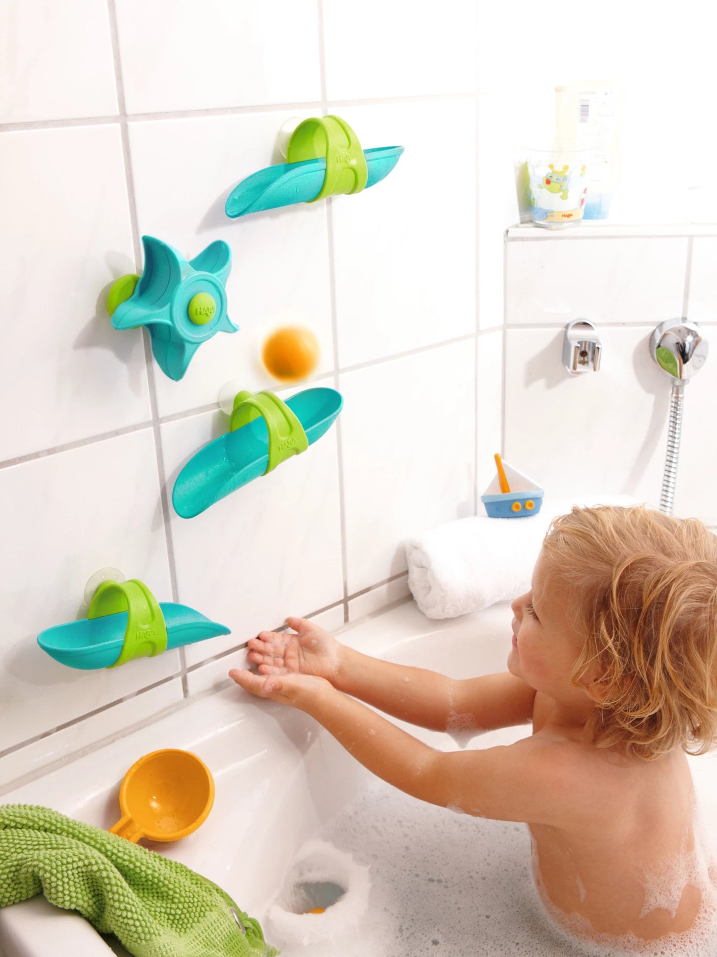 PISTA PER BIGLIE, DIVERTIMENTO IN ACQUA, IDROMASSAGGIO ACQUATICO