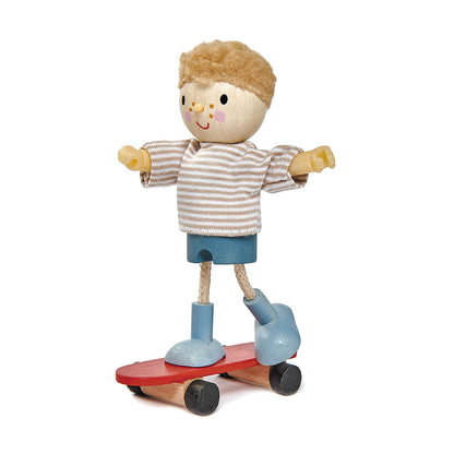 EDWARD E LO SKATEBOARD
