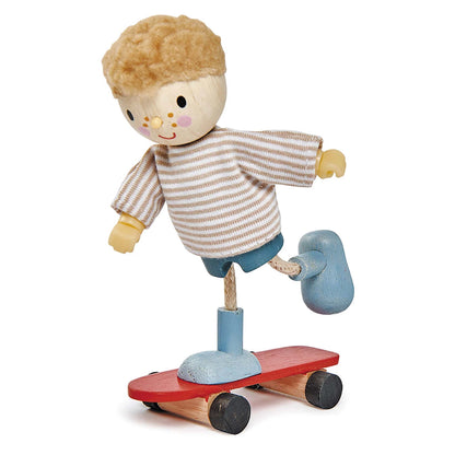 EDWARD E LO SKATEBOARD