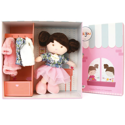 POUPÉE EN PELUCHE ÉMILIE AVEC ARMOIRE