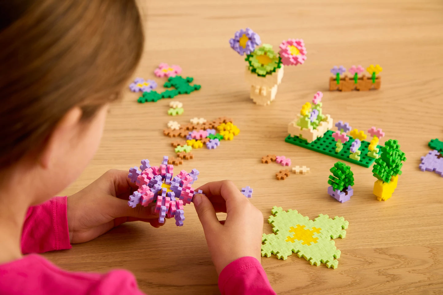 MAGASIN DE FLEURS AVEC 600 BLOCS DE CONSTRUCTION CRÉATIFS