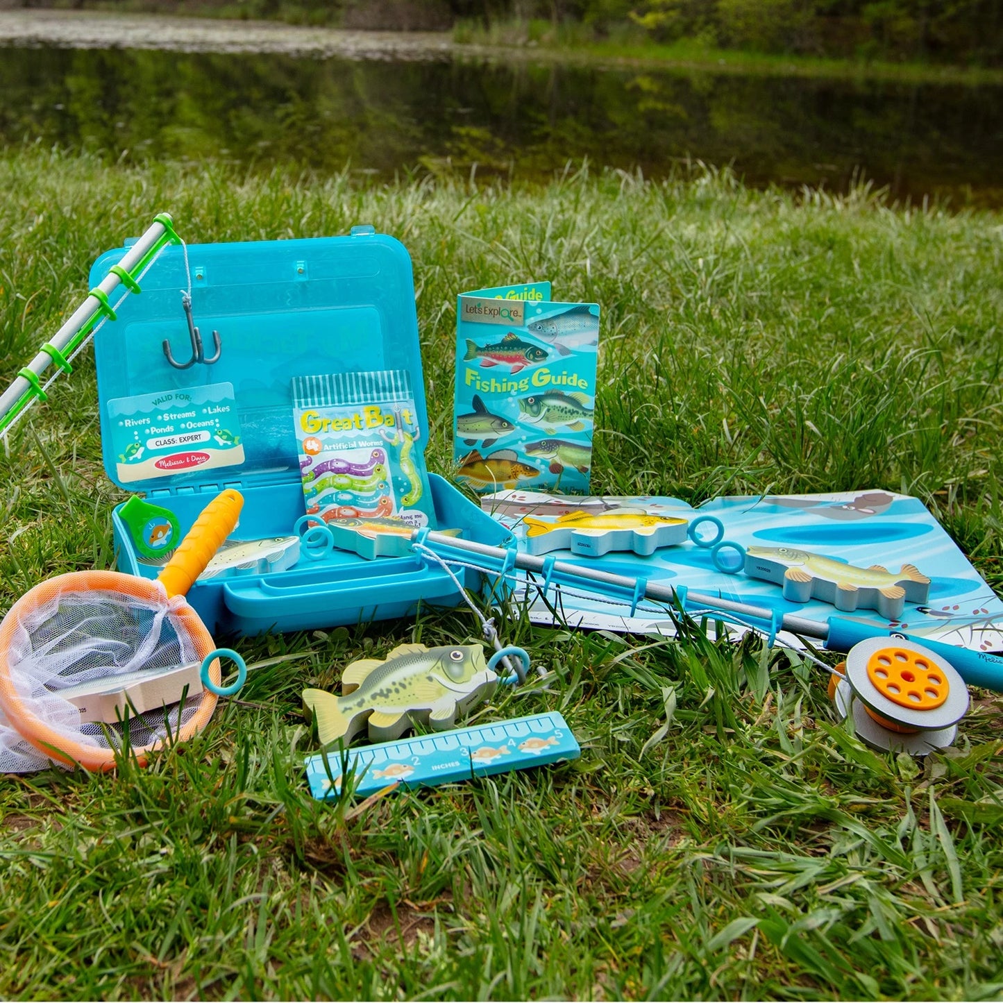 EXPLORONS COFFRET UNE JOURNEE A LA PECHE (FR-DE-EN-ES)