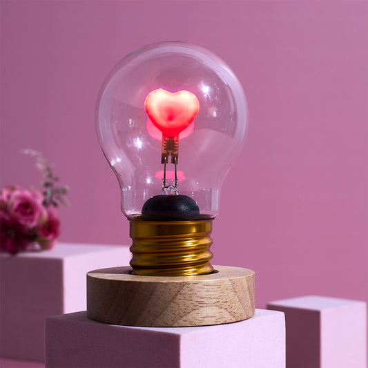 LED-Glühbirne mit Herz