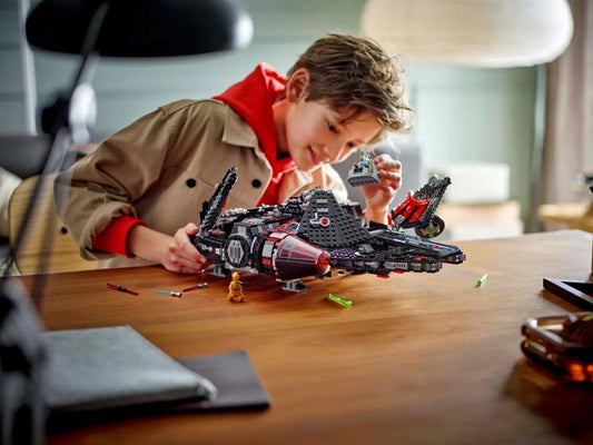 MILLENNIUM FALCON DUNKEL - 75389 - LEGO®