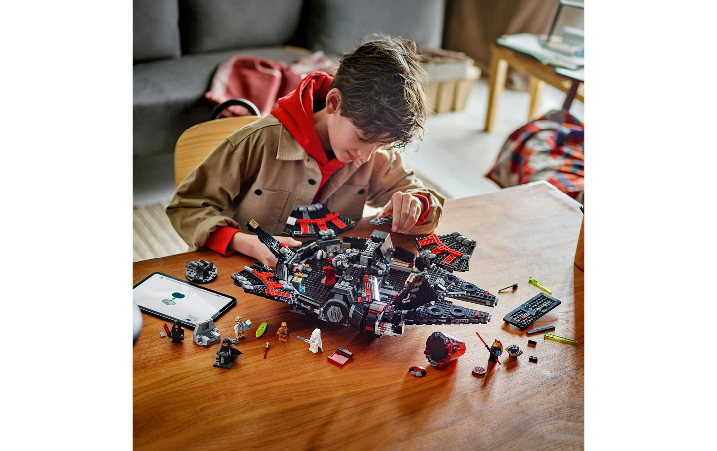 MILLENNIUM FALCON DUNKEL - 75389 - LEGO®