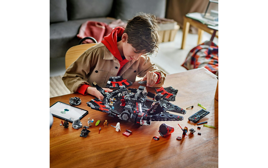 MILLENNIUM FALCON DUNKEL - 75389 - LEGO®