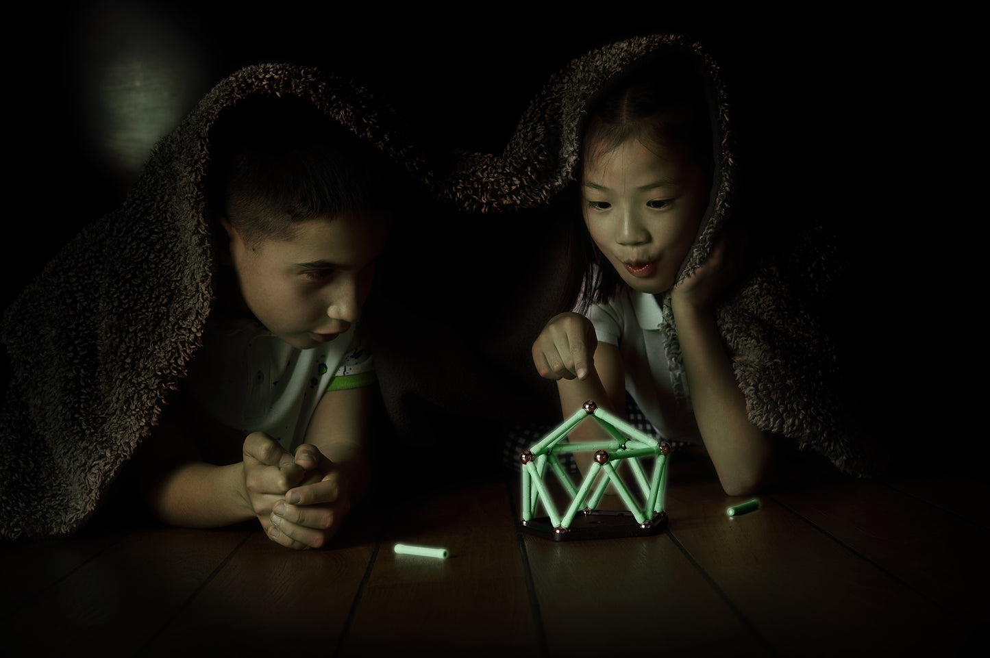329 GLOW RECYCLED 42 - GEOMAGWORLD