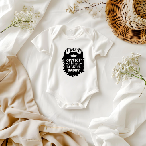 BABY BODY "ORGOGLIOSO PROPRIETARIO DI UN PADRE BARBUTO" 68CM - THE CUTE CLOUD