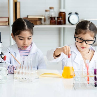 ESPERIMENTI E LABORATORI