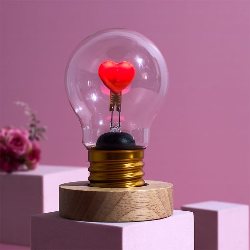 LAMPADINA A LED CON CUORE