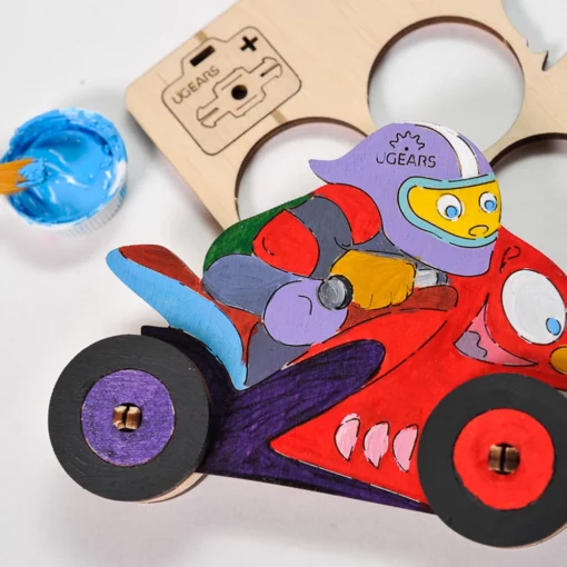 Alternative view of UGEARS - MODELLO DA COLORARE MOTOCICLISTI 8 PEZZI (FR-DE-EN-POL-ES-UKR) - F/D/ML